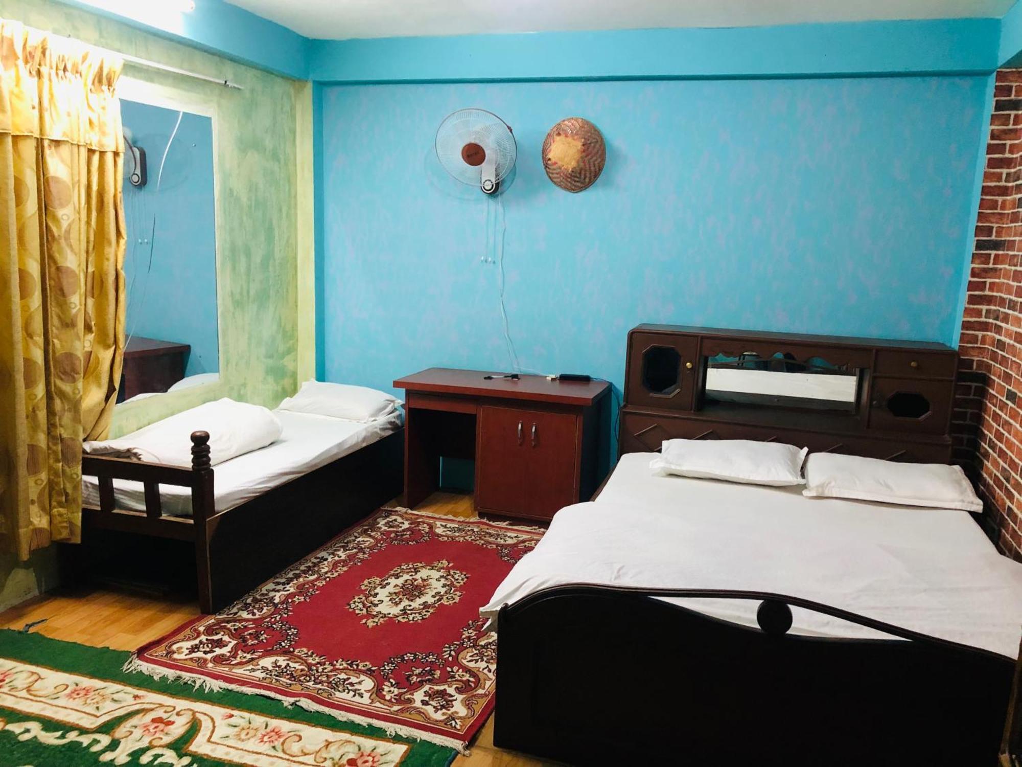 Sara'S Backpackers Hotel Катманду Екстер'єр фото